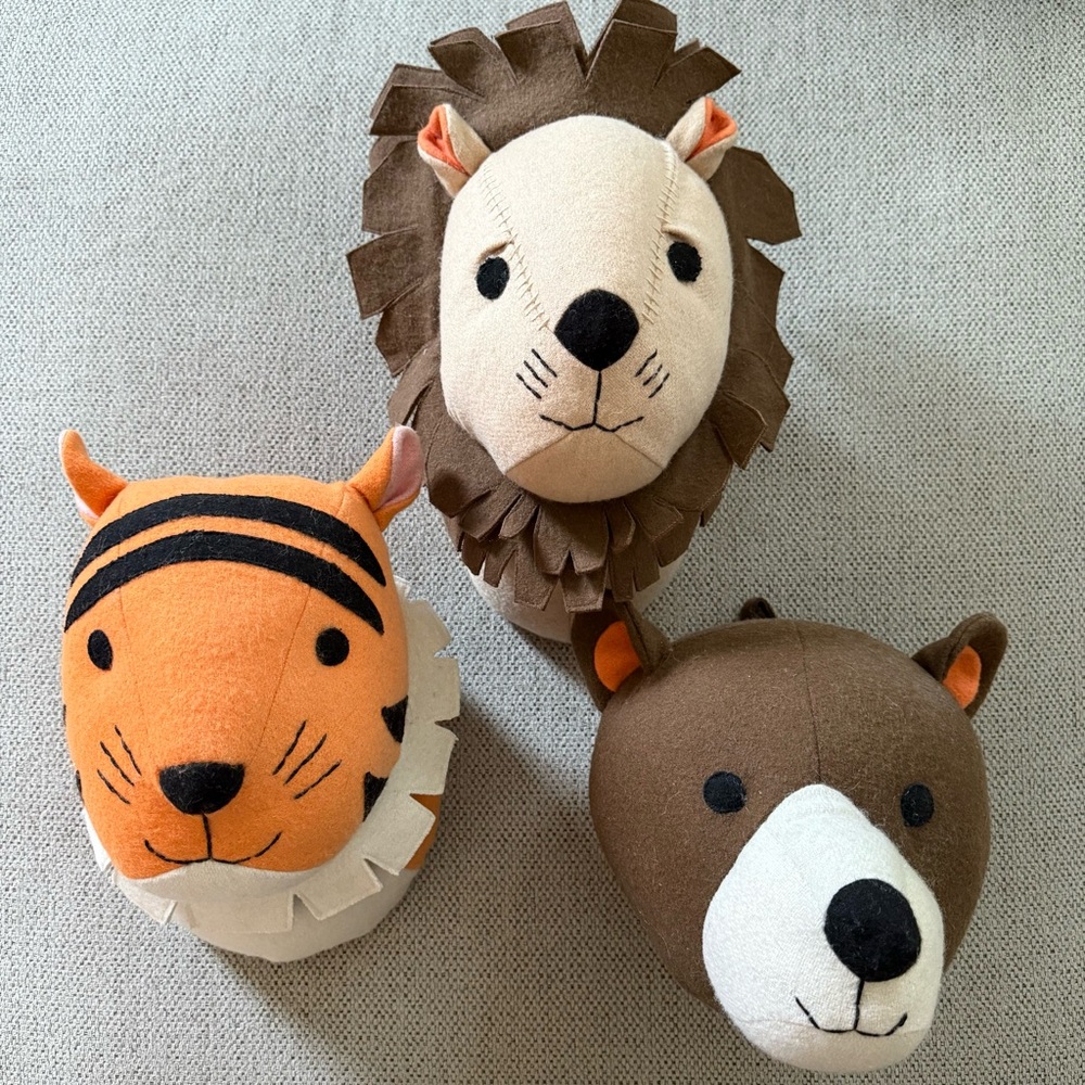 Set of 3 stuffed animal heads